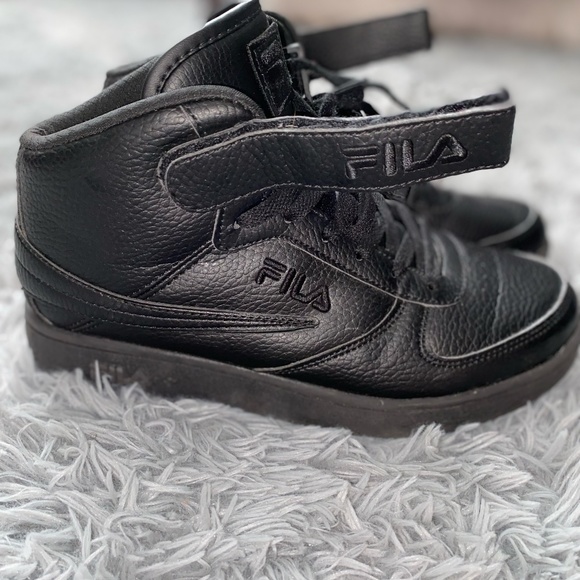 FILA shoes - Picture 1 of 4